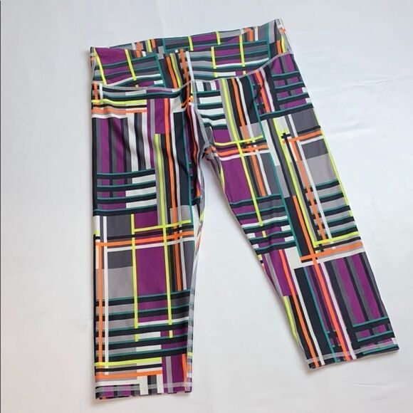 Fabletics Mid-Rise Powerhold® Crop Pant Leggings M - Picture 2 of 10